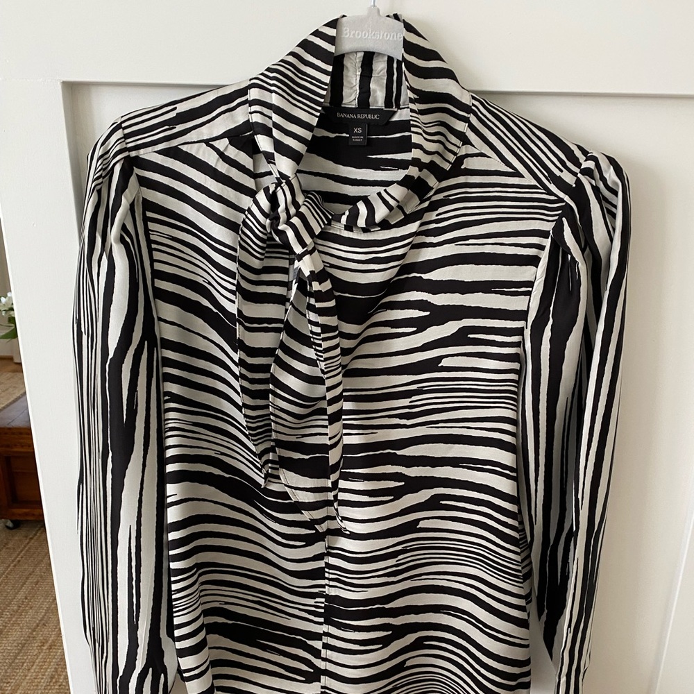 NWOT Banana Republic Zebra Blouse